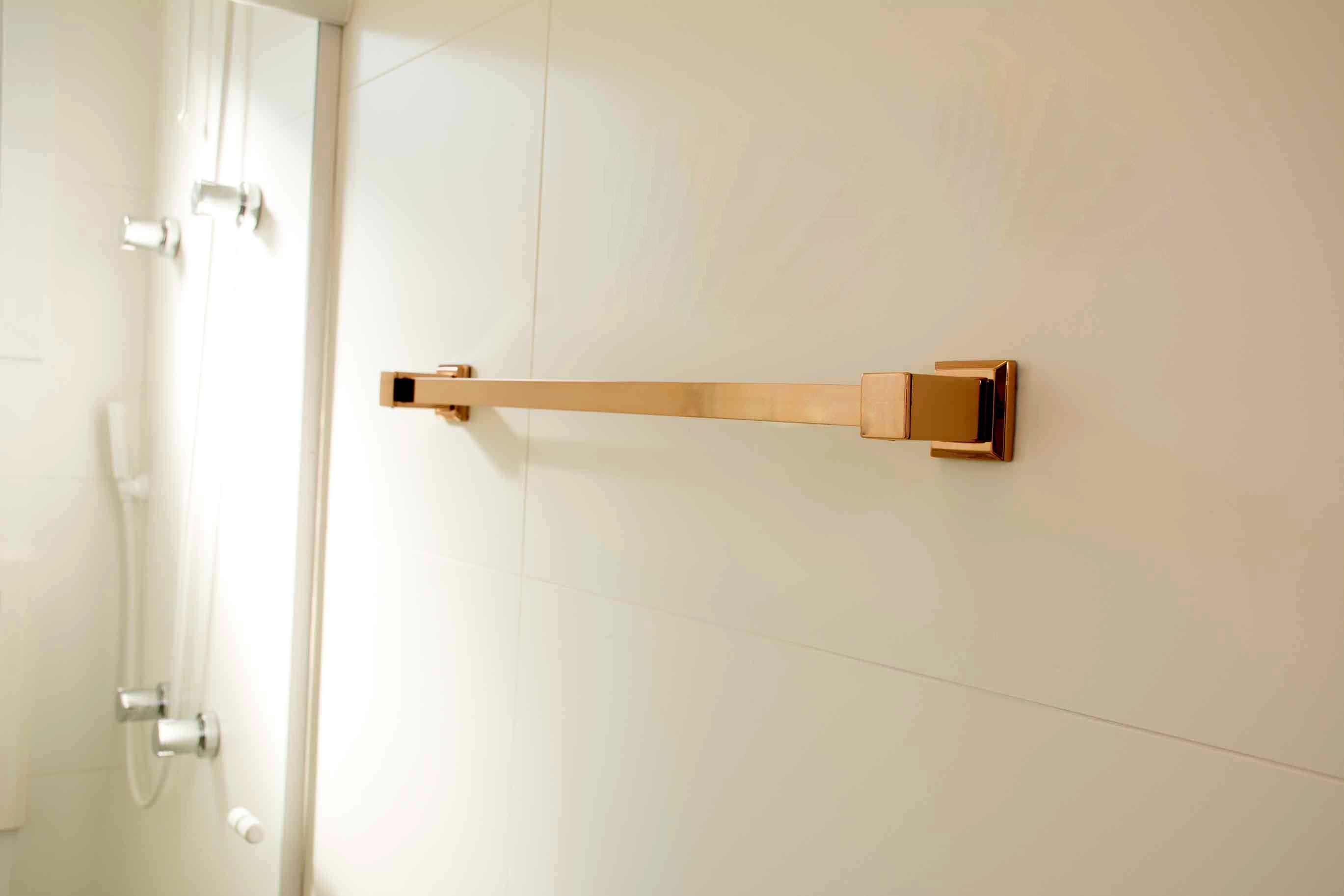 PORTA TOALHA DE BANHO 62CM